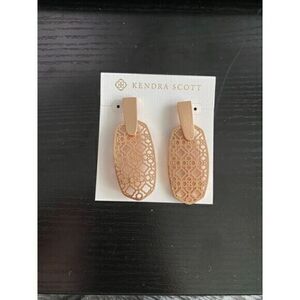 Kendra‎ Scott Logo Danielle Earrings in Rose Gold
